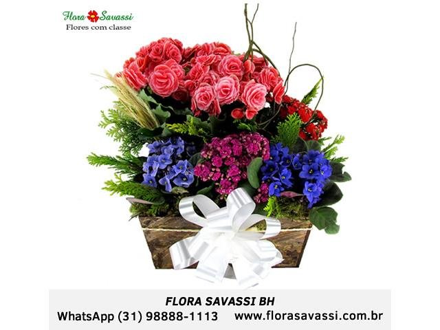 Divinópolis floricultura entrega flores cesta de café da manhã e coroas de flores Divinópolis FLORA