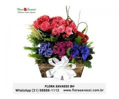 Nova Serrana floricultura  flores cesta de café da manhã e coroas de flores Nova Serrana FLORA