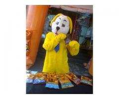 personagem vivo para animação porta de loja, locutor de loja