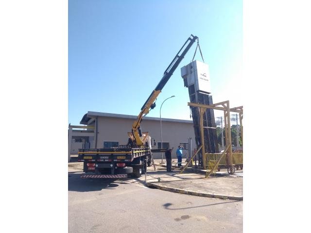 Caminhão Munck em São José dos Campos