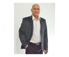 Locutor  e ator multimídia para ação promocional