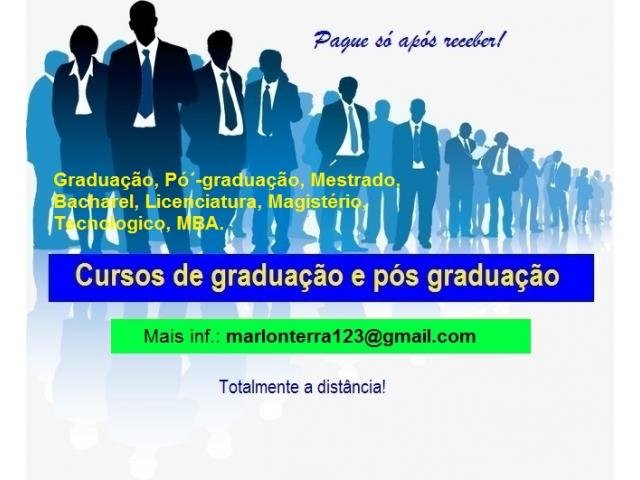 Diplomas de graduação e pós-graduação
